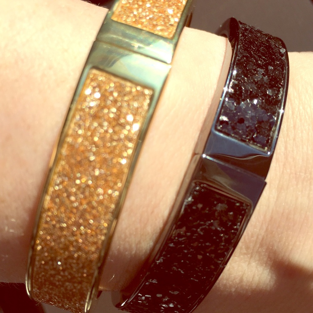 Set of two shimmery bracelets
